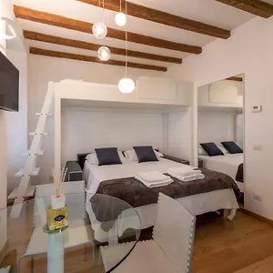  Appartamento Royal Centro Garibaldi Italia